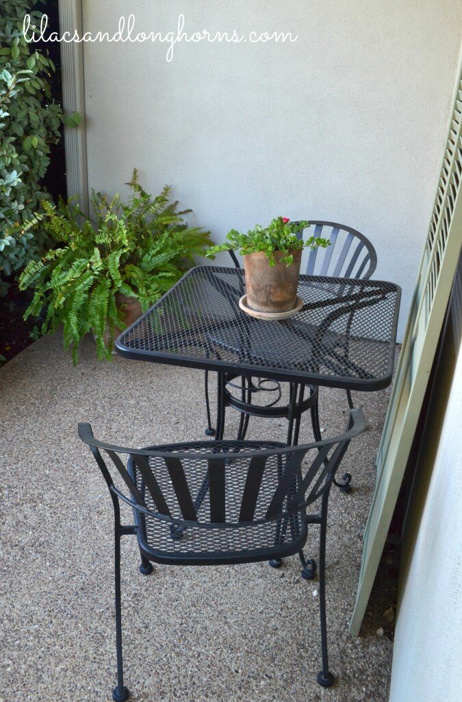 outdoor bistro set