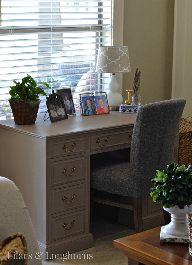 desk in Annie Sloan Chalk Paint cocoa