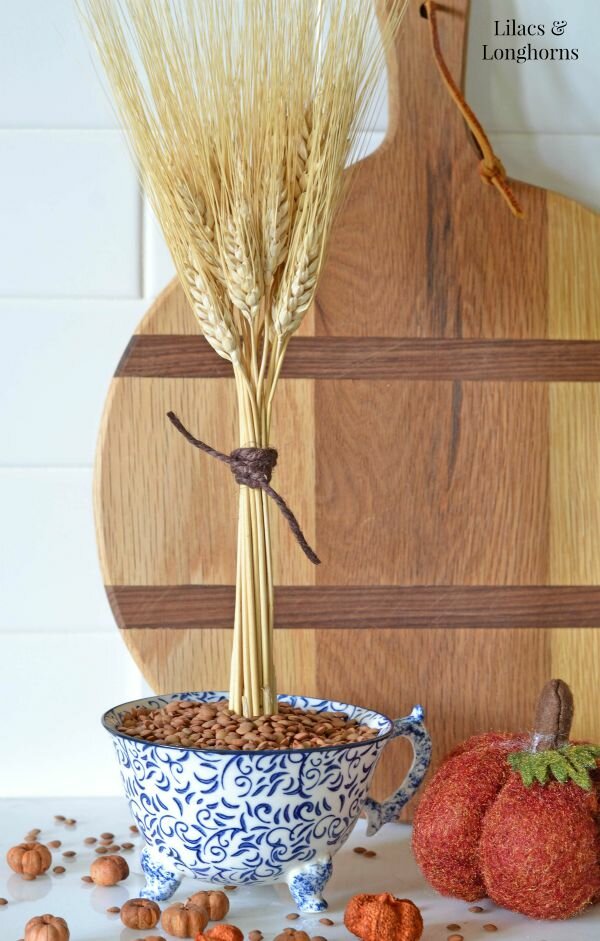 dried wheat fall display