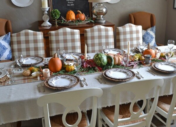 Thanksgiving tablescape with natural elements / Lilacs and Longhorns